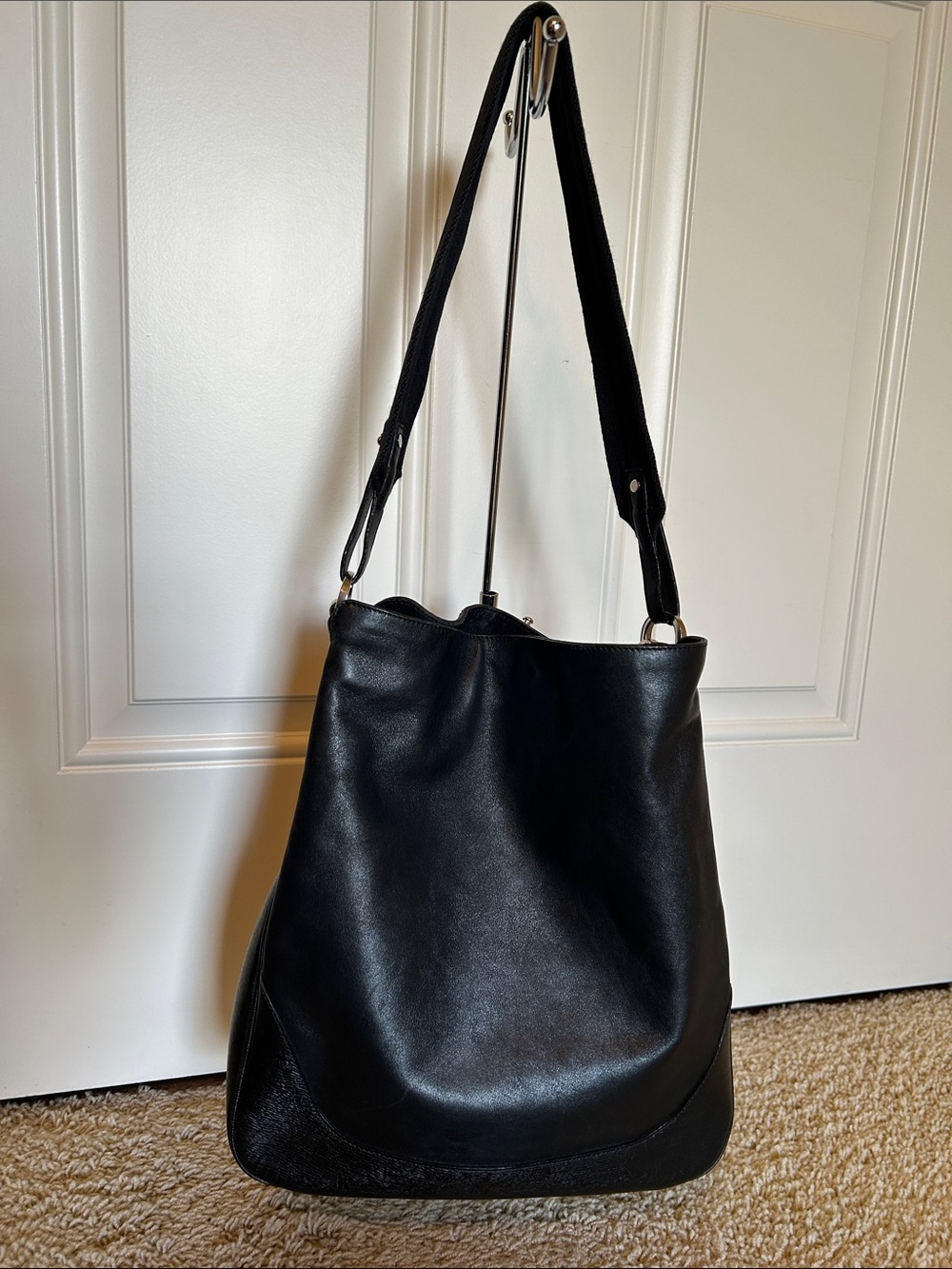 Gucci Black Leather and Bamboo Shoulder - Picture 14 of 14